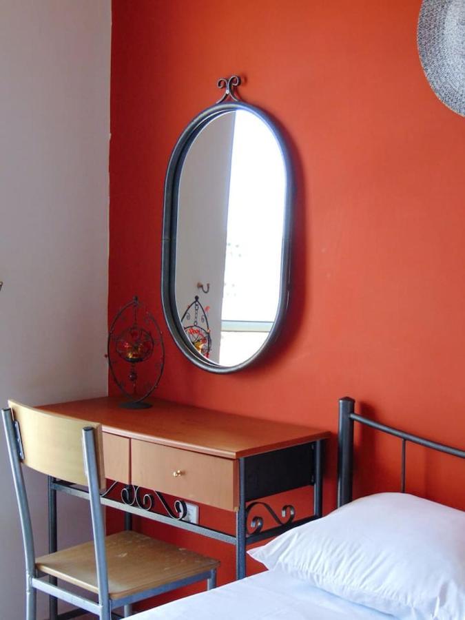The Orange Cactus Apartment Sparta Bagian luar foto